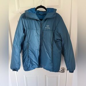 Arc'teryx women’s M Blue Nuclei SV Parka puffer jacket